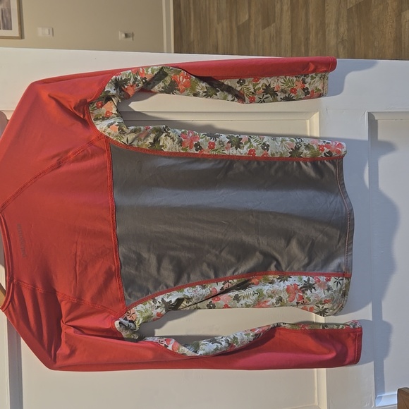 Patagonia Women's Long Sleeve Surf Shirt / Rashguard - Picture 9 of 11